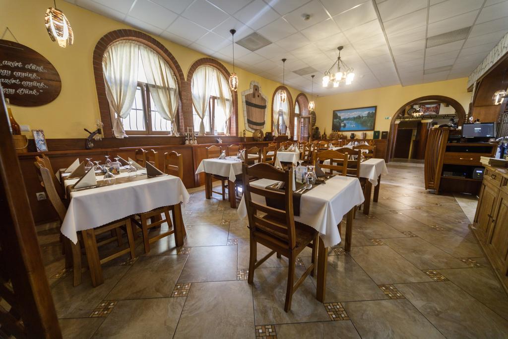 Tokaj Zlata Putna - Restaurant & Pension Vinicky Exteriör bild